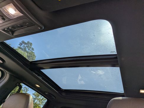 Certified 2024 Nissan Titan Platinum Reserve w/ Moonroof Package image 20