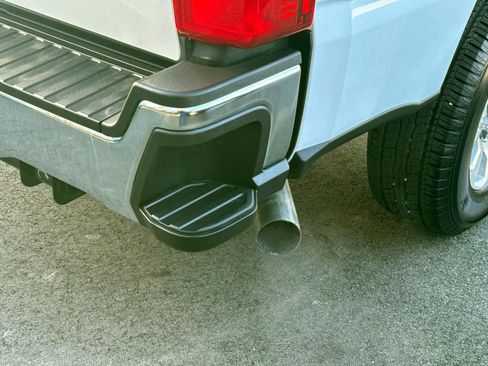 Used 2024 Ford F250 XLT image 5