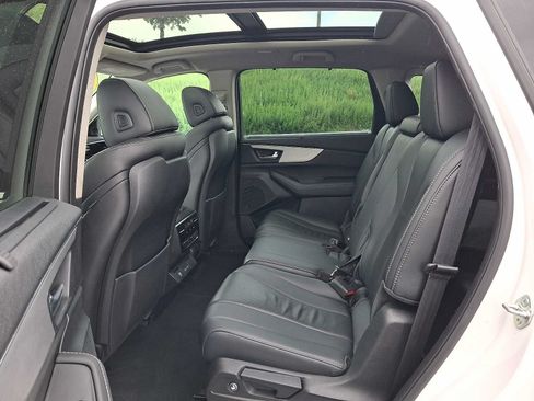 Used 2024 Acura MDX w/ Technology Package AWD/4WD image 10