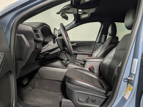 Certified 2025 Ford Escape ST-Line FWD image 10