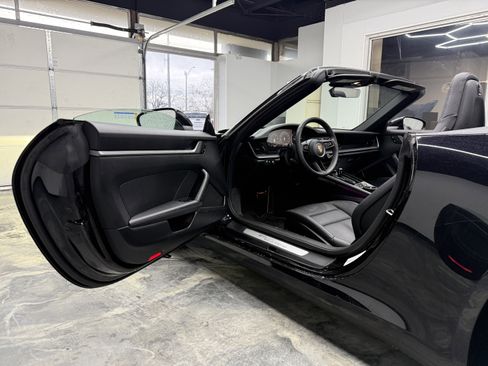 Used 2025 Porsche 911 Carrera image 12