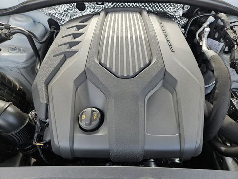 Certified 2026 Porsche Macan image 30