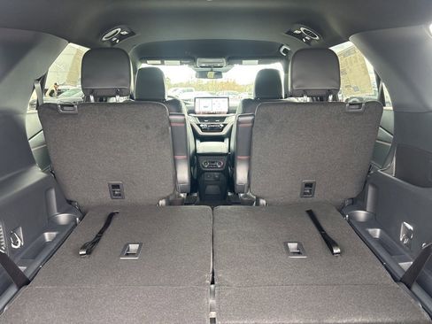 New 2026 Ford Explorer ST-Line w/ ST-Line Street Pack image 11