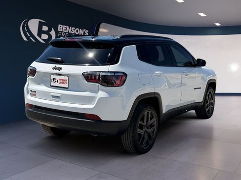 Used 2026 Jeep Compass Limited image 5