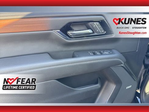 Used 2025 GMC Yukon XL Denali image 19