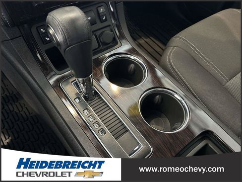 Used 2017 Chevrolet Traverse LT w/ Style and Technology Package FWD image 24