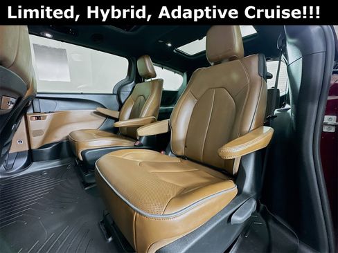 Used 2021 Chrysler Pacifica Limited image 26