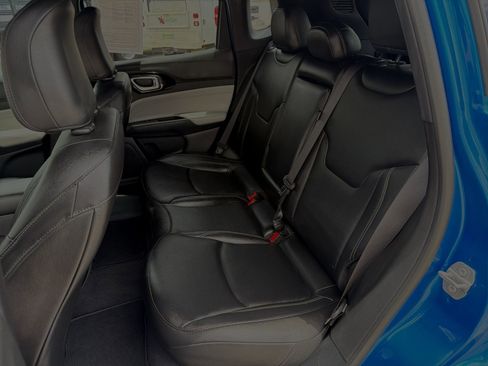 Used 2025 Jeep Compass Limited AWD/4WD image 21