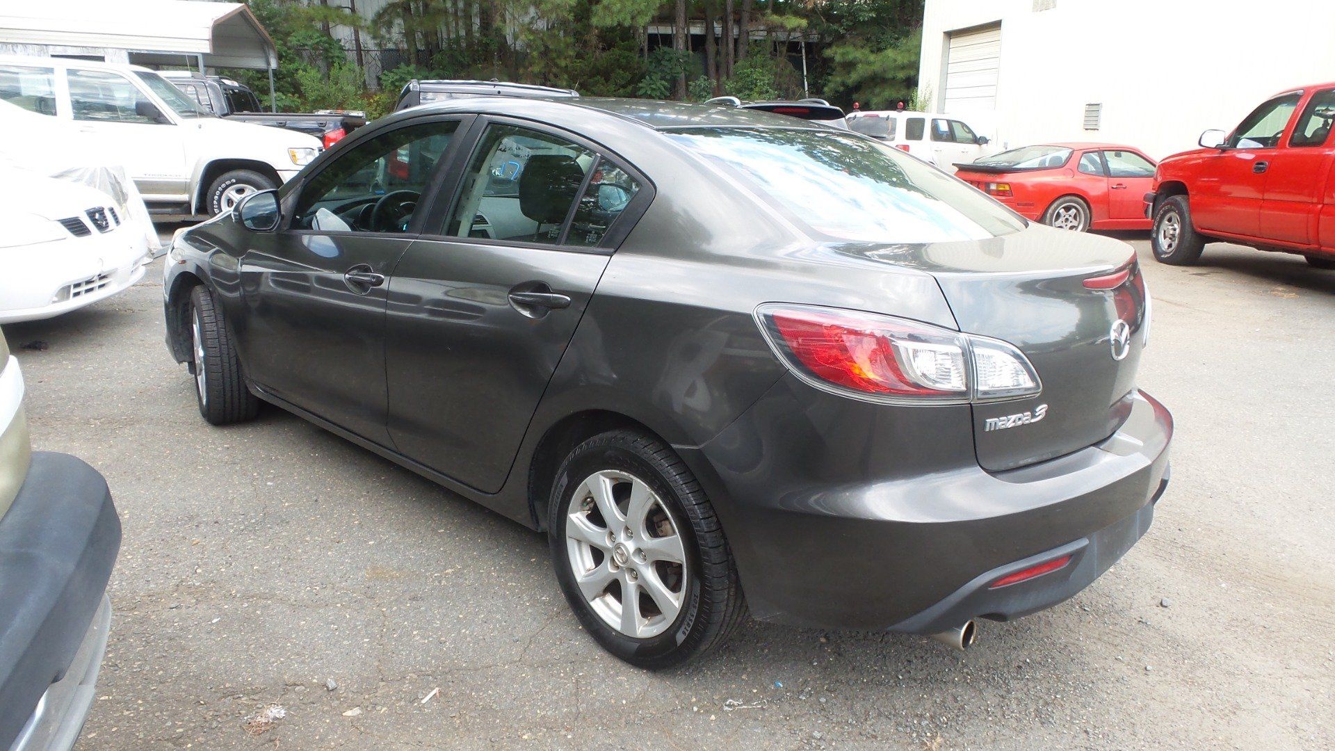 Used 2010 MAZDA MAZDA3 i Touring FWD image 4