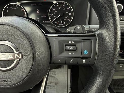 Certified 2022 Nissan Rogue SV image 25