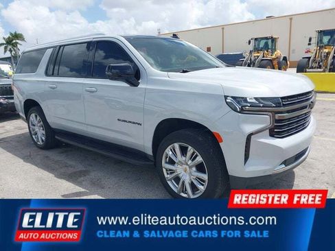 Used 2022 Chevrolet Suburban RST w/ Sport Performance Package AWD/4WD image 2