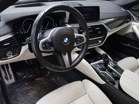 Used 2019 BMW M550i xDrive w/ Premium Package image 6