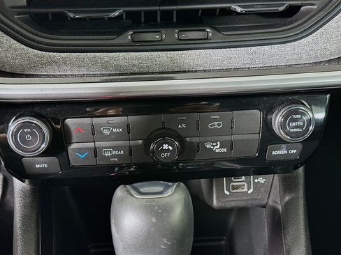 Used 2022 Jeep Compass Latitude AWD/4WD image 22