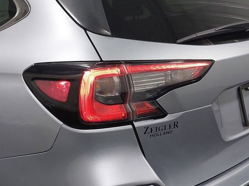 Used 2025 Subaru Outback Premium image 36