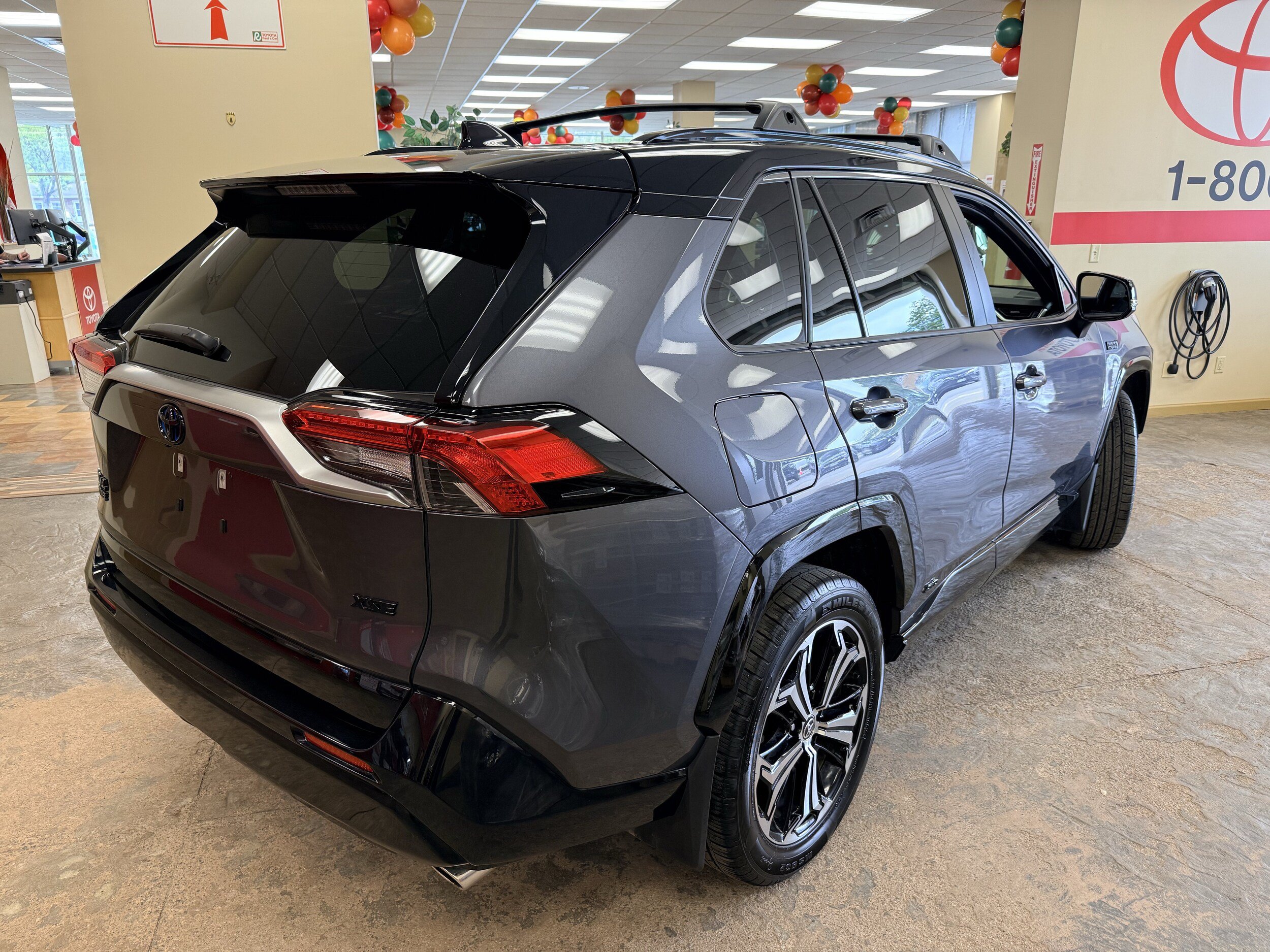 Used 2024 Toyota RAV4 XSE w/ Weather Package AWD/4WD image 18