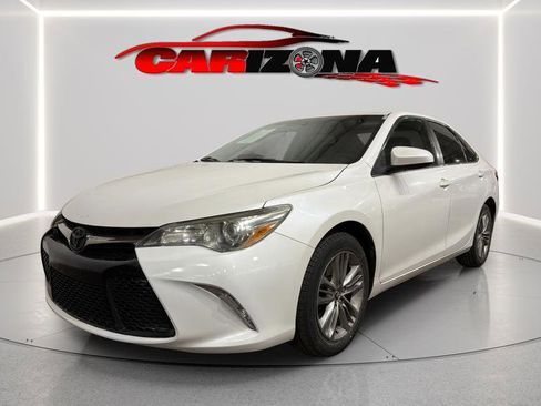 Used 2016 Toyota Camry SE image 4