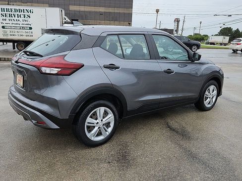 Used 2023 Nissan Kicks S FWD image 8