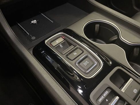 Used 2025 Honda Pilot Touring image 20