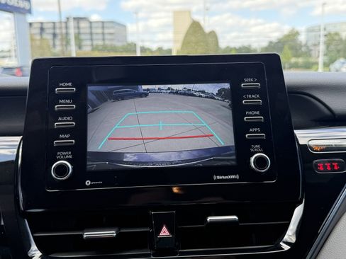 Used 2022 Toyota Camry LE image 24