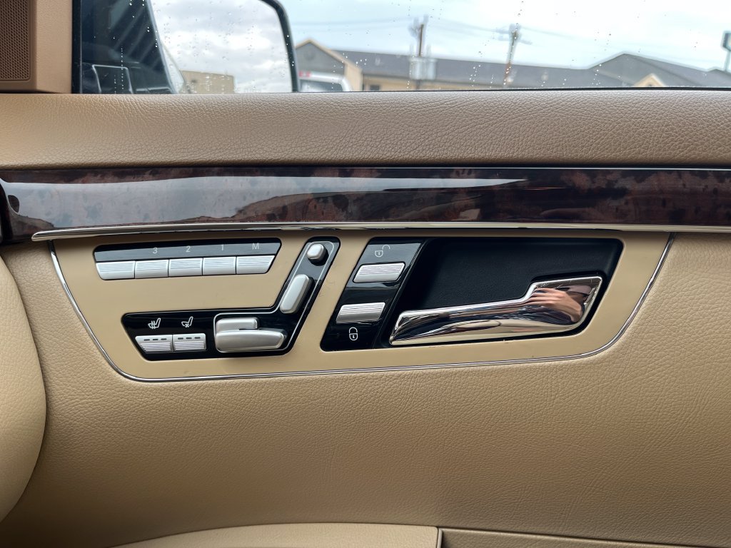 Used 2013 Mercedes-Benz S 550 image 31
