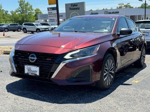 Used 2024 Nissan Altima 2.5 SV AWD/4WD image 10