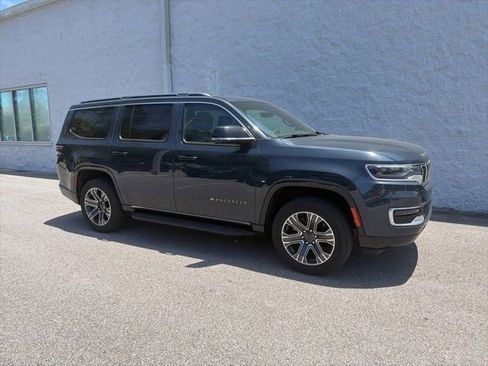 Used 2024 Jeep Wagoneer 4WD w/ Premium Group I image 2