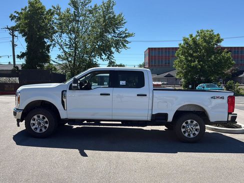 Used 2024 Ford F250 XLT AWD/4WD image 5