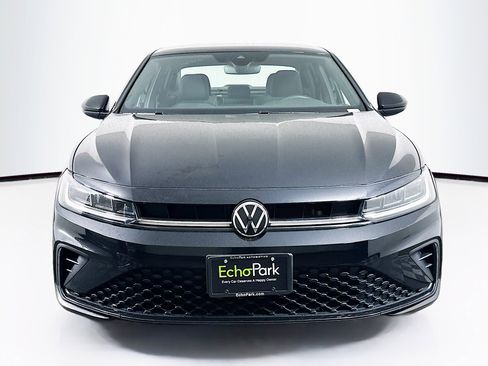 Used 2025 Volkswagen Jetta Sport FWD image 2