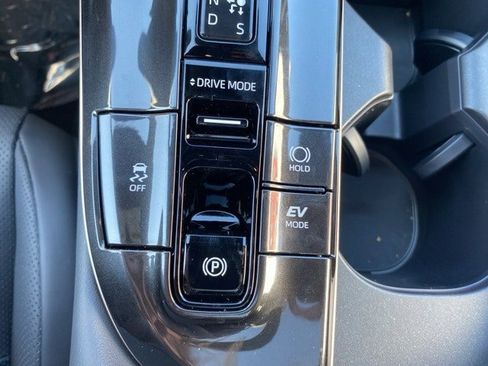 New 2025 Toyota Crown Signia image 43