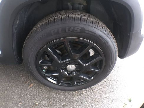 Used 2020 Jeep Renegade Latitude image 10