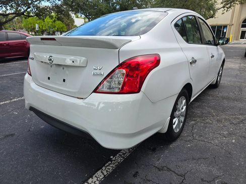 Used 2017 Nissan Versa SV w/ SV Special Edition Package FWD image 5
