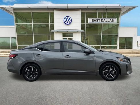 Used 2025 Nissan Sentra SV FWD image 2