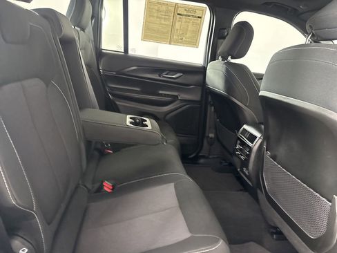 Used 2025 Jeep Grand Cherokee Laredo X RWD image 25