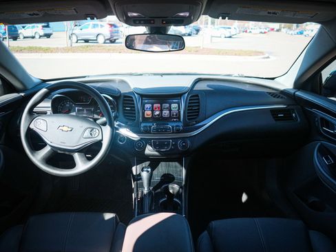 Used 2018 Chevrolet Impala LS image 28