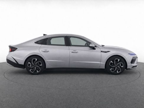 Used 2025 Hyundai Sonata SEL FWD image 11