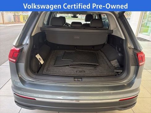 Certified 2022 Volkswagen Tiguan SE w/ Panoramic Sunroof Package image 17