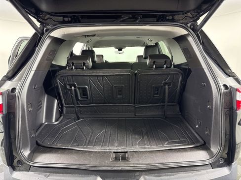 Used 2021 Chevrolet Traverse LT w/ LPO, Floor Liner Package AWD/4WD image 33