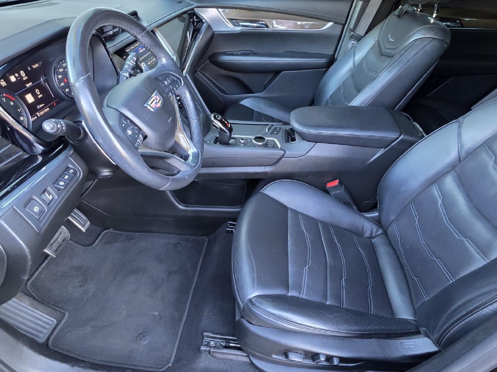Used 2020 Cadillac XT6 Sport w/ Platinum Package AWD/4WD image 7