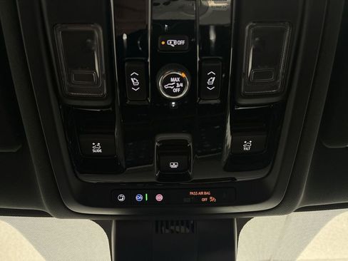 New 2026 Chevrolet Suburban Z71 w/ Comfort Package AWD/4WD image 59