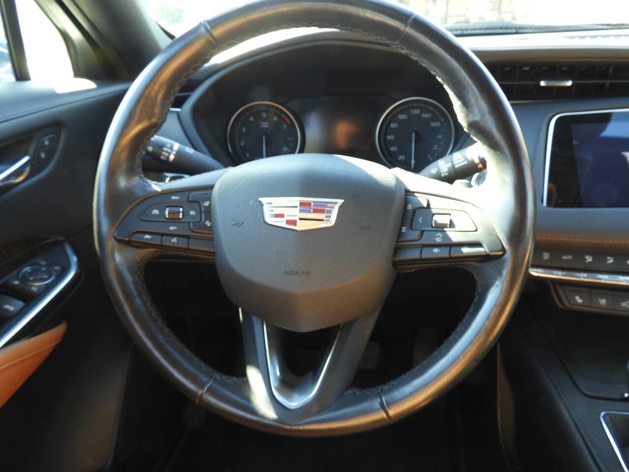Used 2019 Cadillac XT4 Premium Luxury AWD/4WD image 22