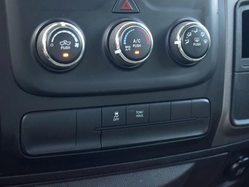 Used 2014 RAM 1500 Express image 27