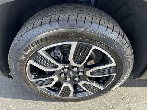 Used 2023 GMC Acadia SLE w/ Driver Convenience Package image 46