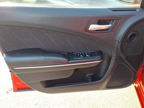 Used 2022 Dodge Charger SXT image 9