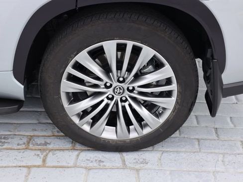 Used 2022 Toyota Highlander Platinum FWD image 49
