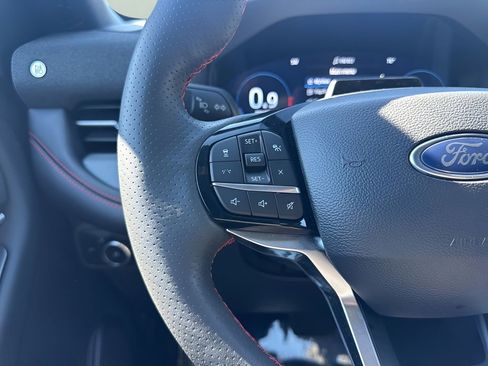 Used 2025 Ford Explorer ST-Line w/ Premium Package image 17