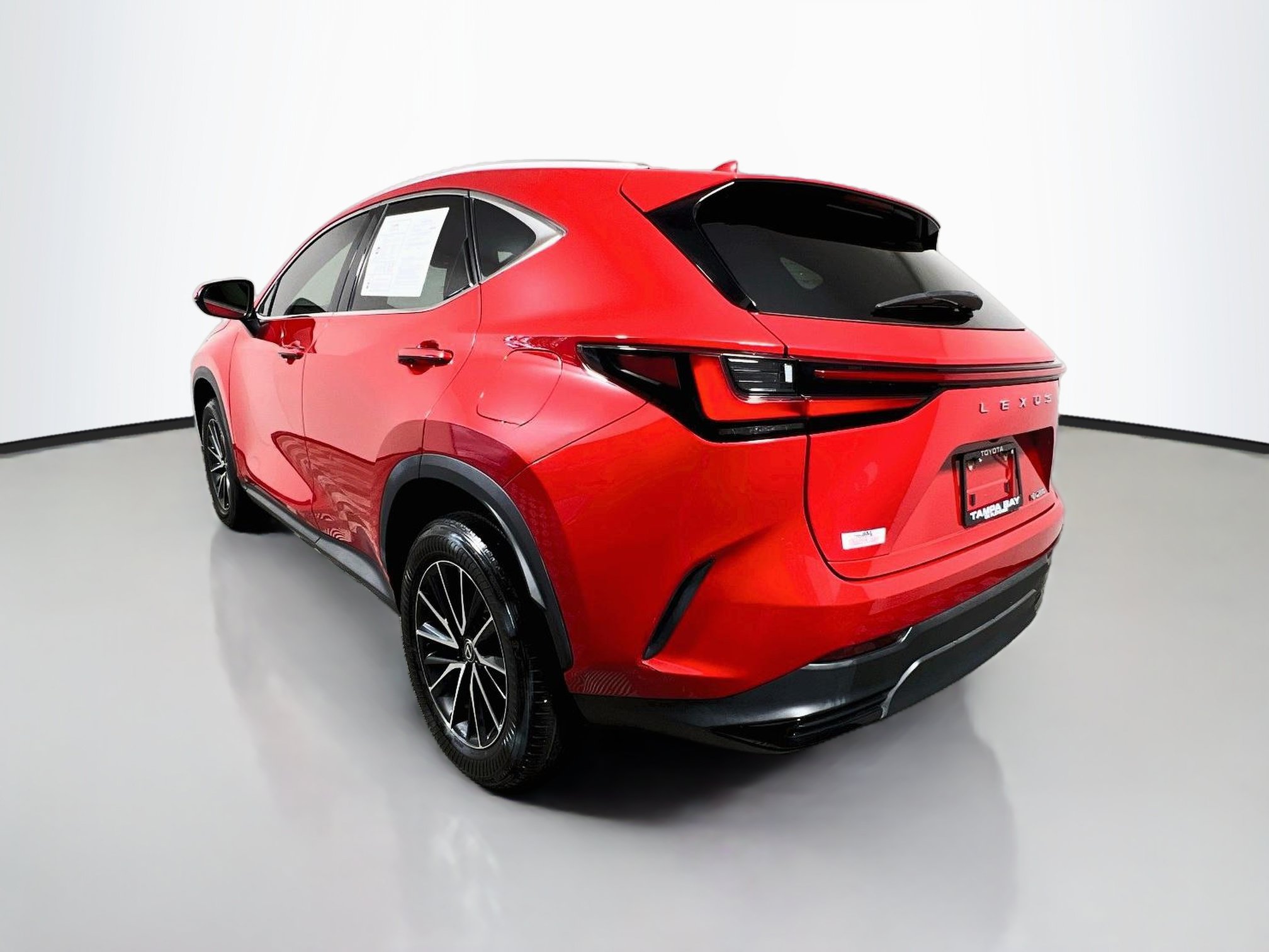 Used 2024 Lexus NX 250 FWD w/ Towing Package (2000 Lbs) image 8