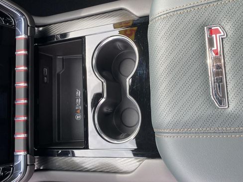 Certified 2025 GMC Yukon XL AT4 w/ AT4 Premium Plus Package AWD/4WD image 20