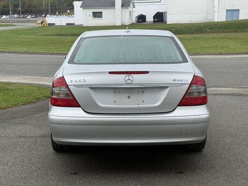Used 2009 Mercedes-Benz E 350 4MATIC Sedan image 6