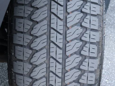 Certified 2023 GMC Sierra 1500 SLT w/ SLT Premium Package image 9