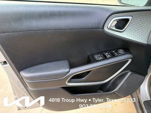 Used 2022 Kia Soul LX w/ Technology Package FWD image 13